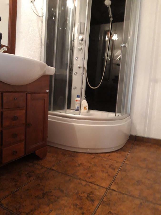 Hellen'S Ultracentral Apartament Buzău Eksteriør billede